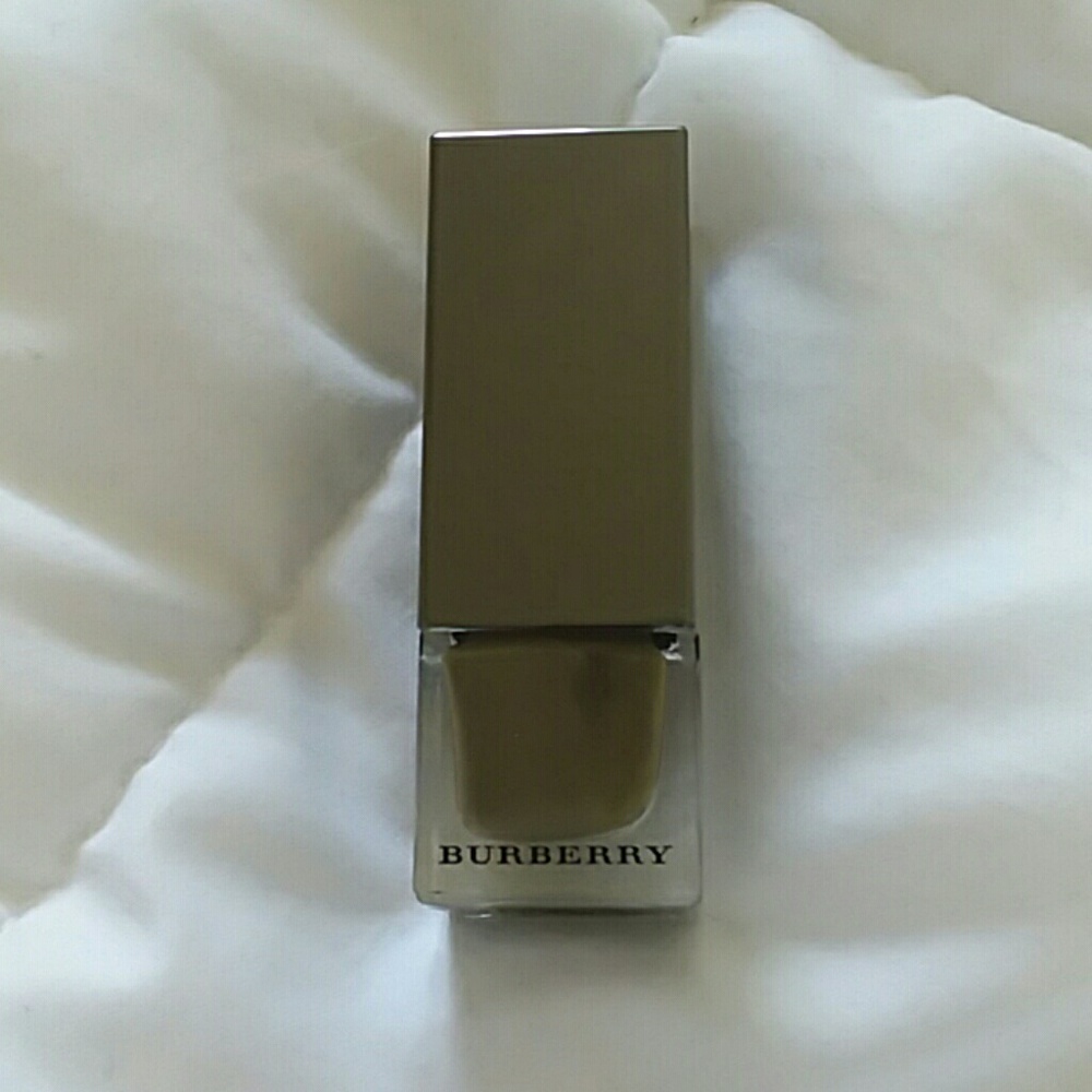 Burberry Nail Polish- No. 204 KHAKI
